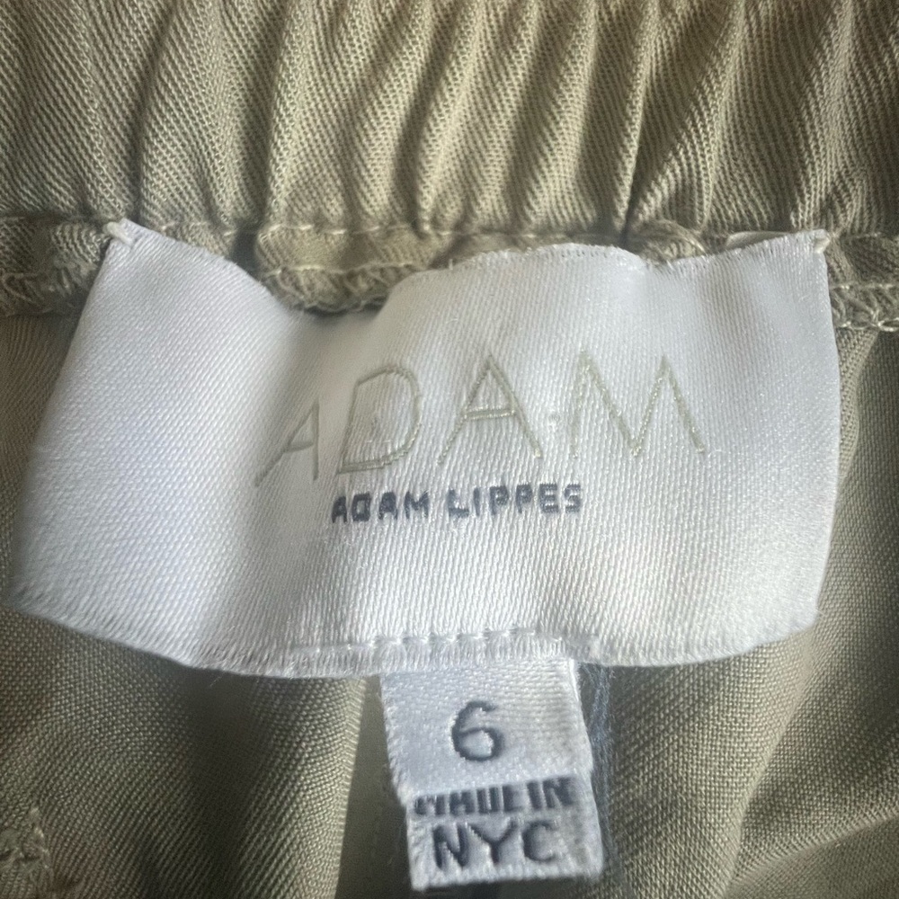 Adam Beige Button-Front Mini Skirt
Caja 7 - Picture 3 of 5